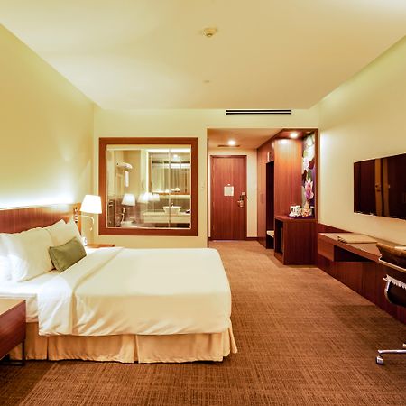 Becamex Hotel New City Thu Dau Mot Экстерьер фото